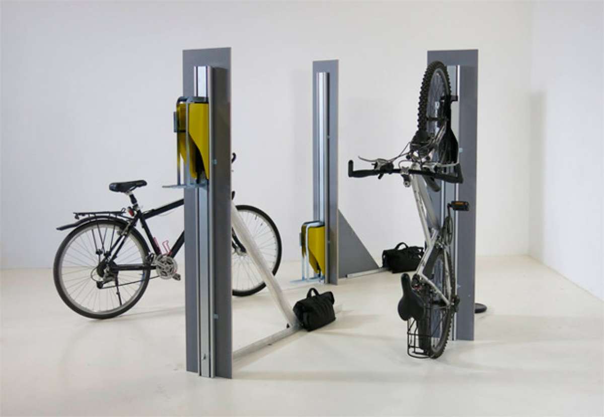 Sistema para colgar bicis en el trastero