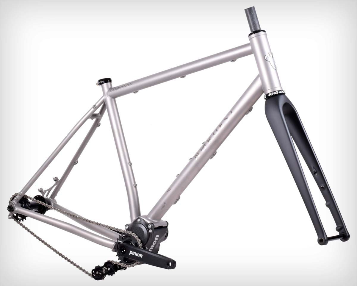 En TodoMountainBike: Nordest Cycles presenta la Candonga Ti, una bicicleta de Gravel con cuadro de titanio y caja de cambios Pinion